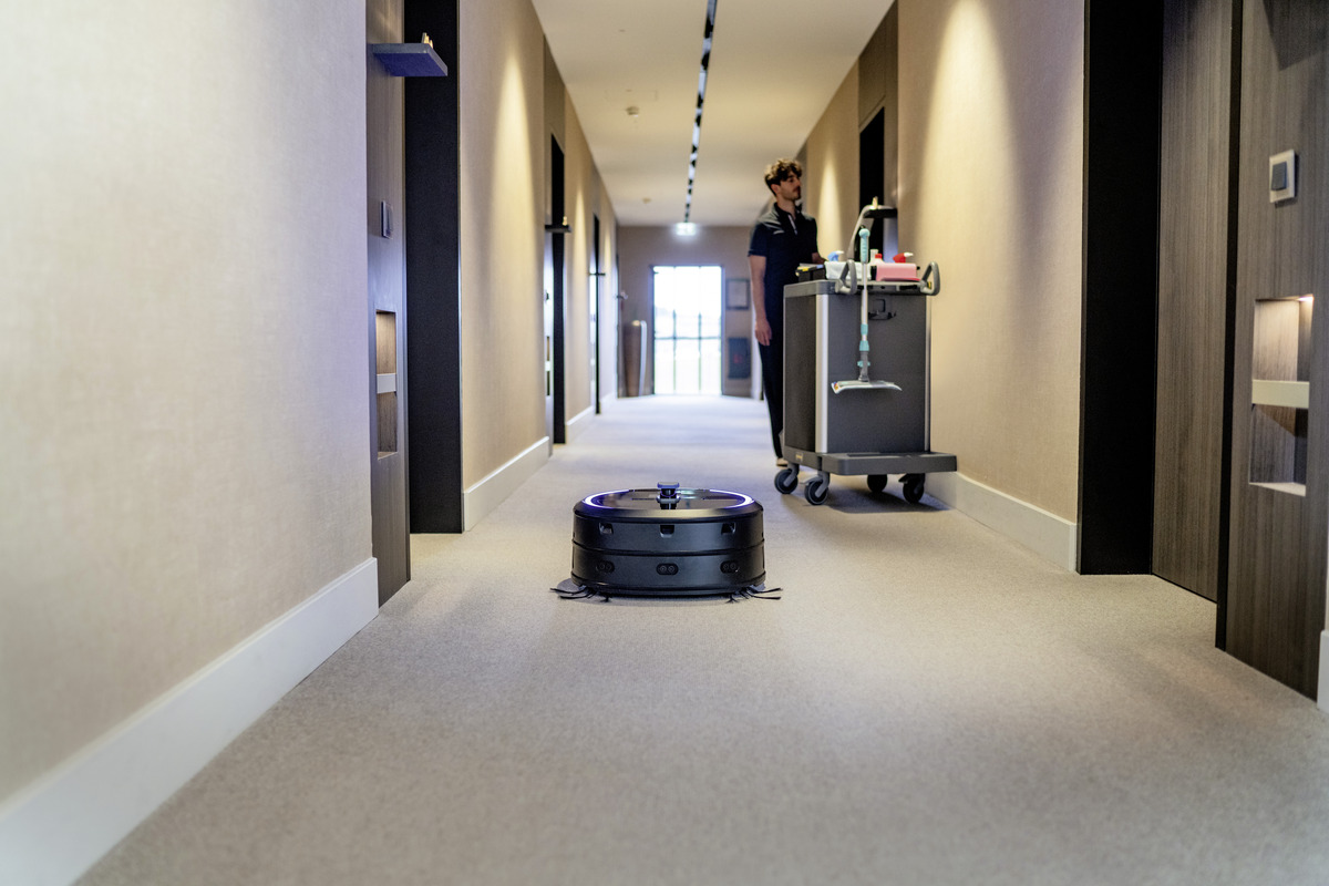 Kira CV 50 Ryksuguvélmenni