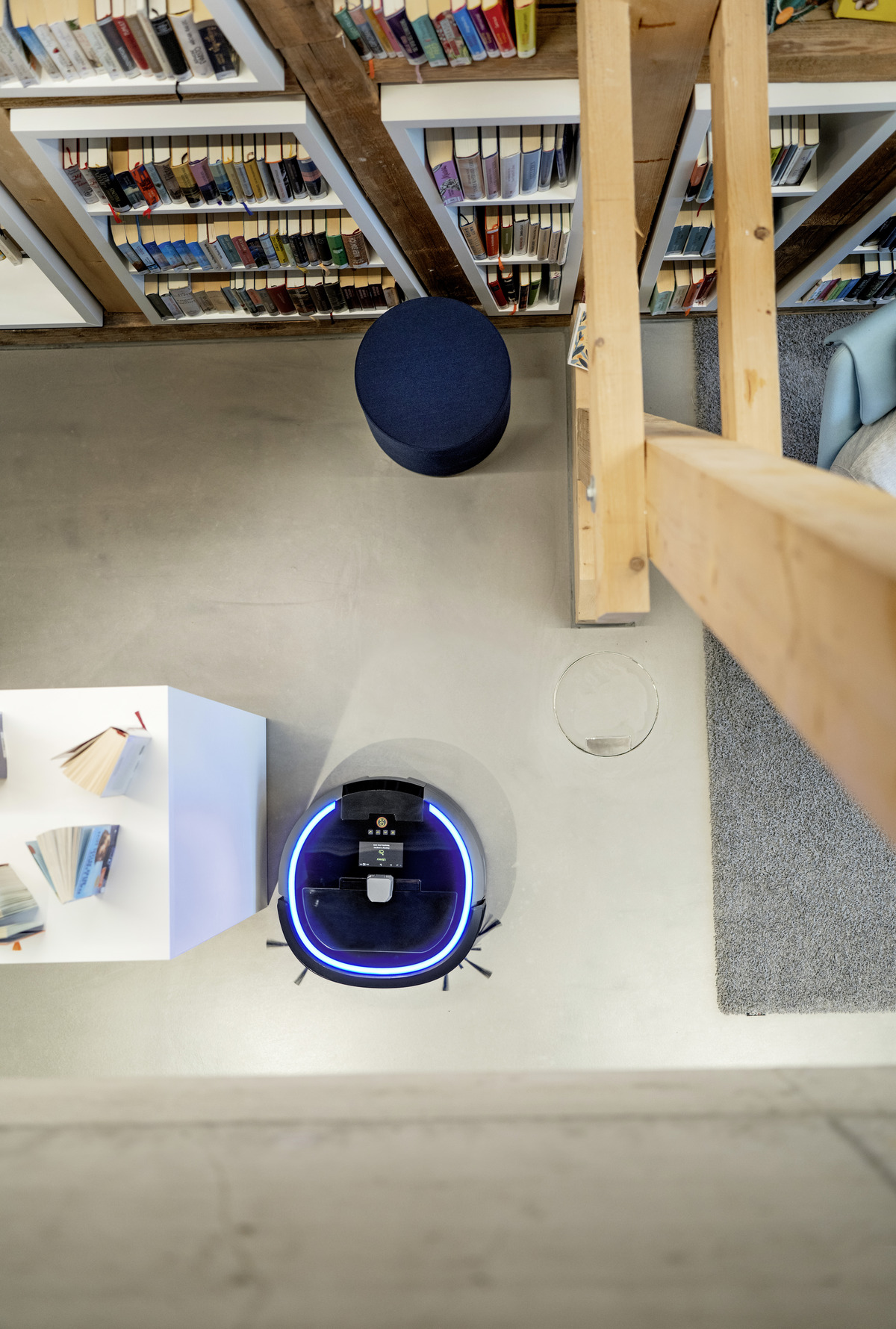 Kira CV 50 Ryksuguvélmenni