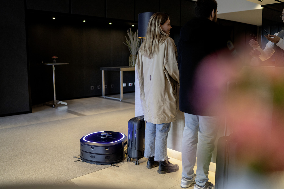 Kira CV 50 Ryksuguvélmenni