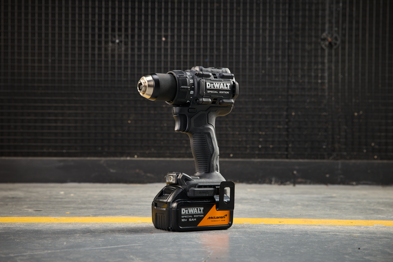 Hleðsluborvél 18V XR 2 x 5,0Ah McLaren