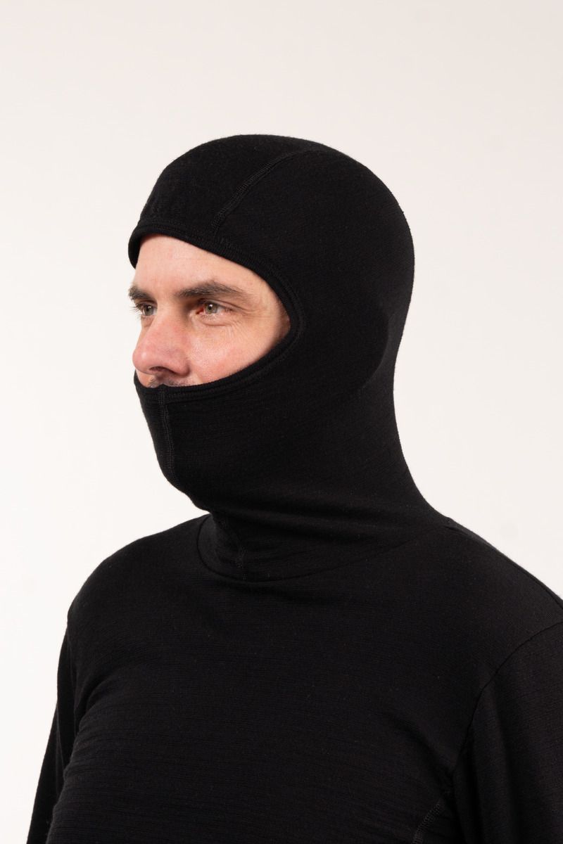 ELDVARNAR UNDIRPEYSA MEÐ HETTU