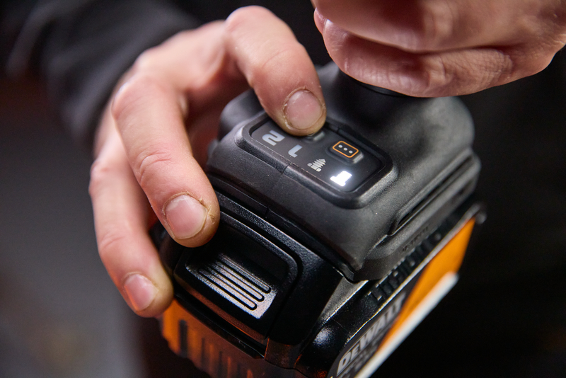 Herslulykill 1/2" XR 406Nm  2 x 5,0 Ah Mclaren