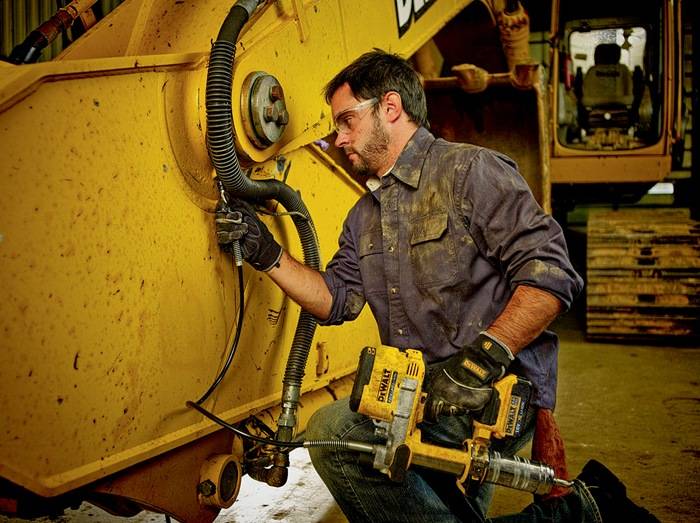 Koppafeitissprauta 18V