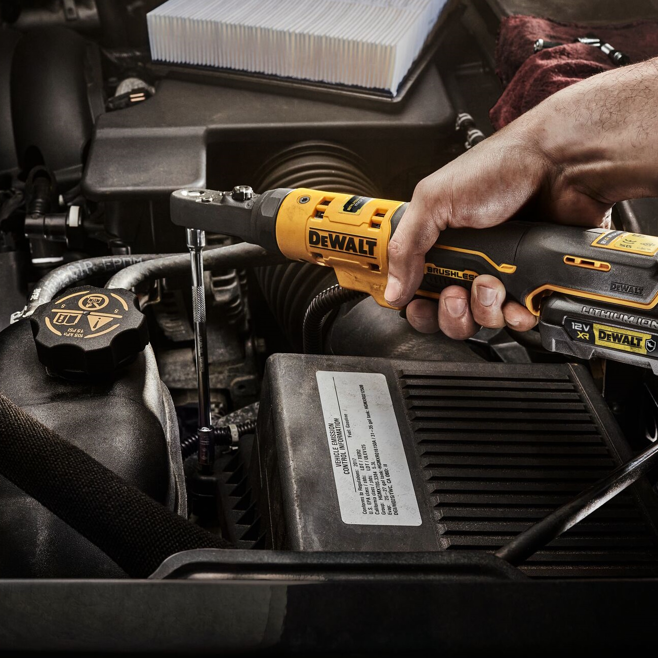 Skrall 3/8" og 1/4" 12V XR stök vél