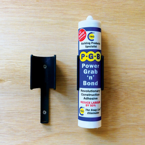 Haldari fyrir kíttistúpur