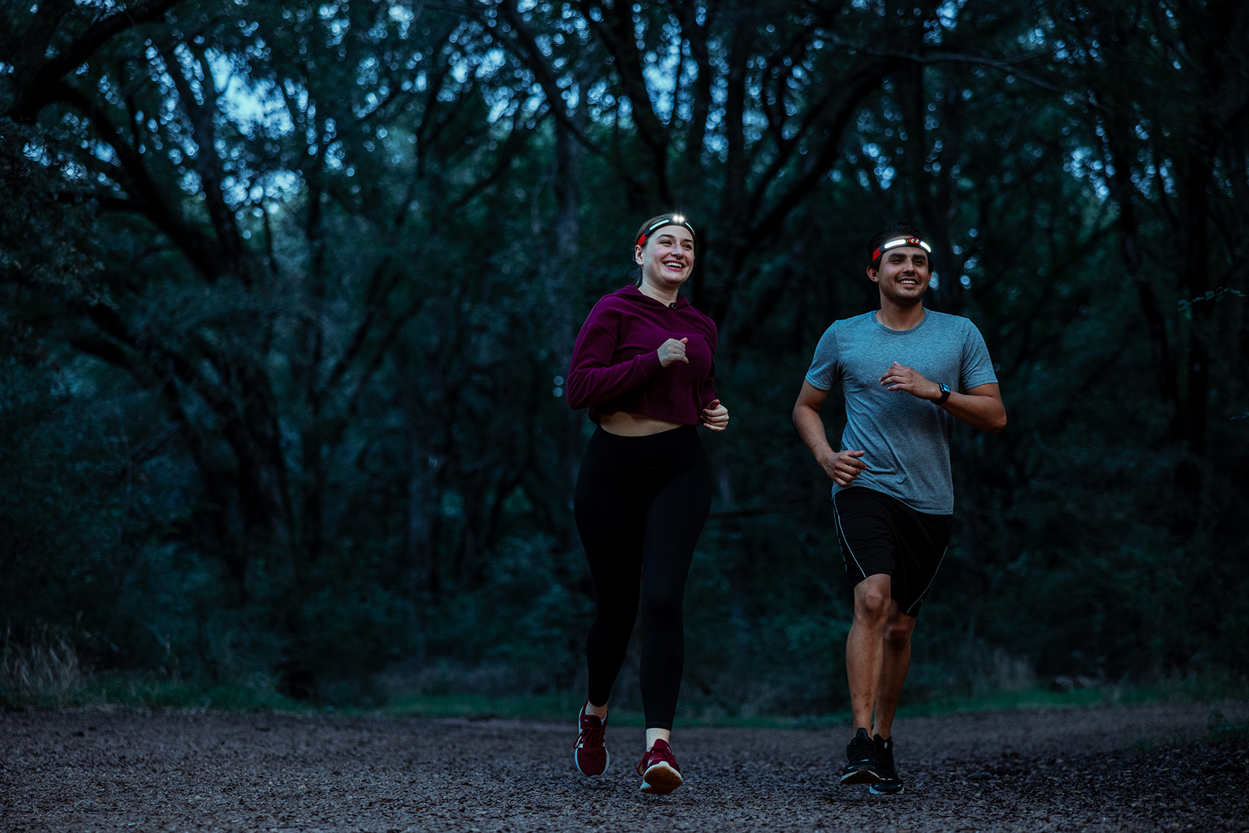 Höfuðljós NEBO Curv Hybrid 600 lumen