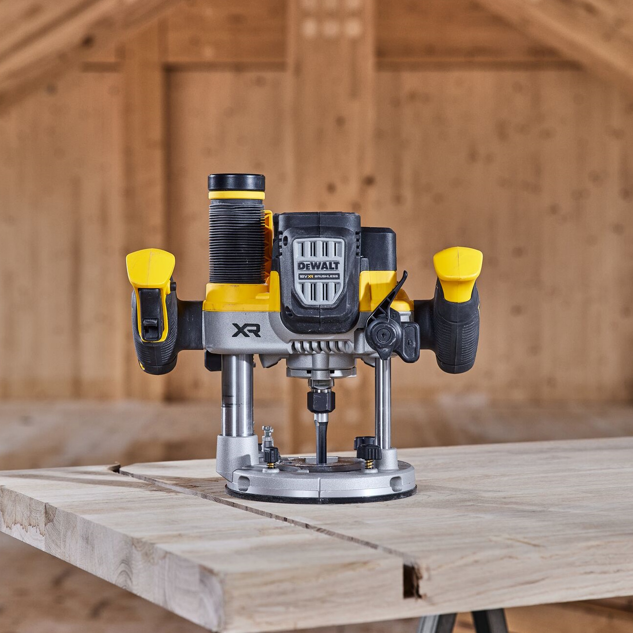 Fræsari 18V XR 8mm/12mm colletta