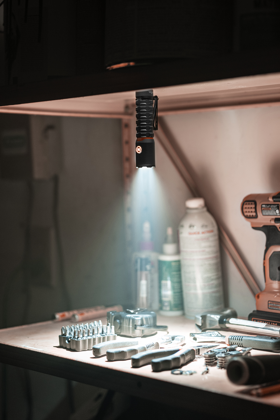 Vasaljós NEBO Torchy 2000 lumen