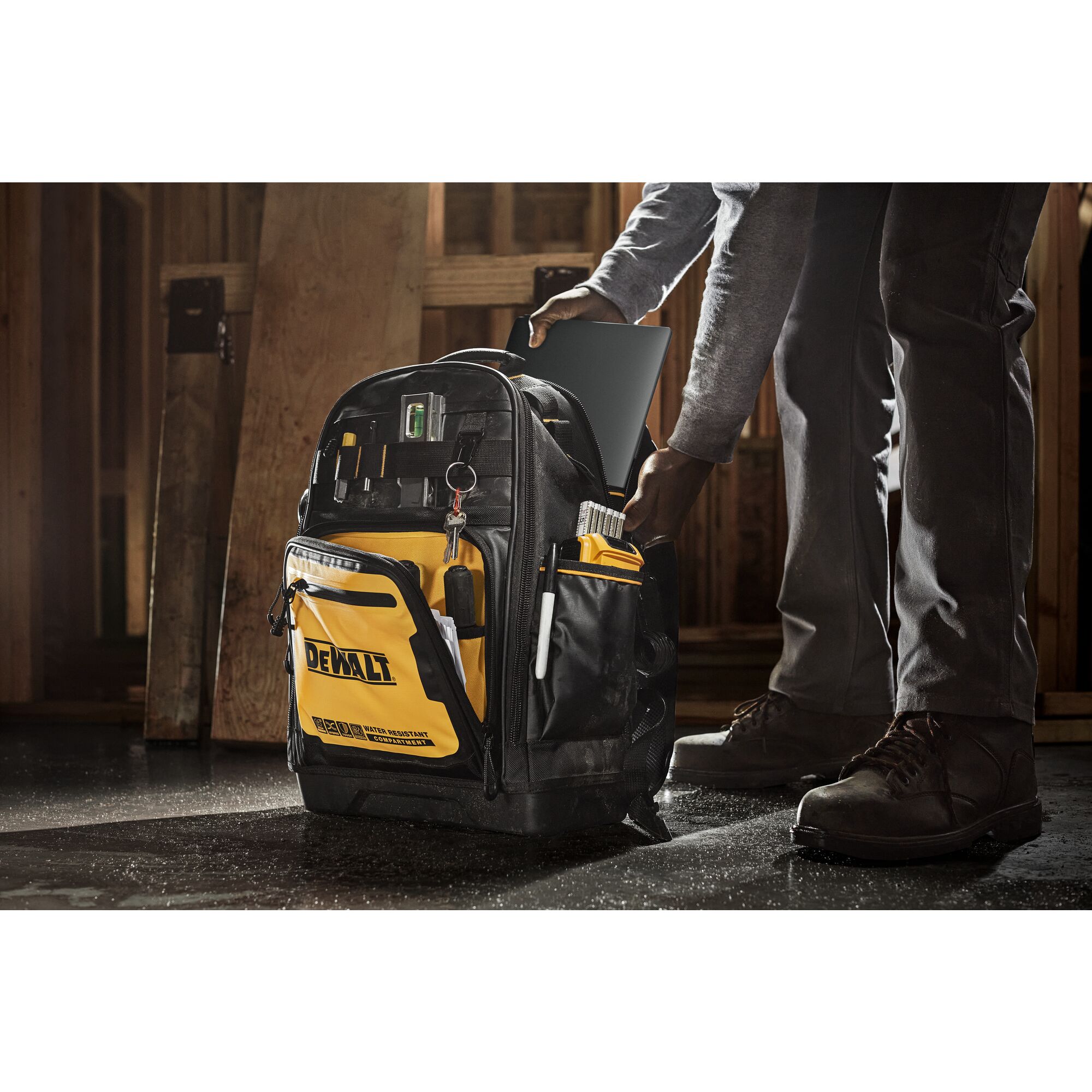 Dewalt pro bakpoki