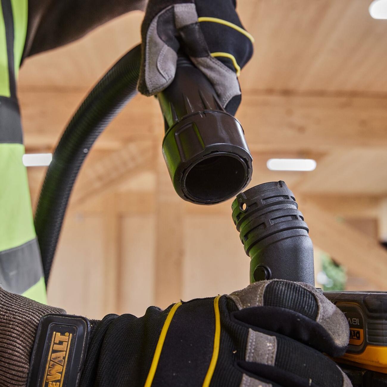 Fræsari 18V XR 8mm/12mm colletta