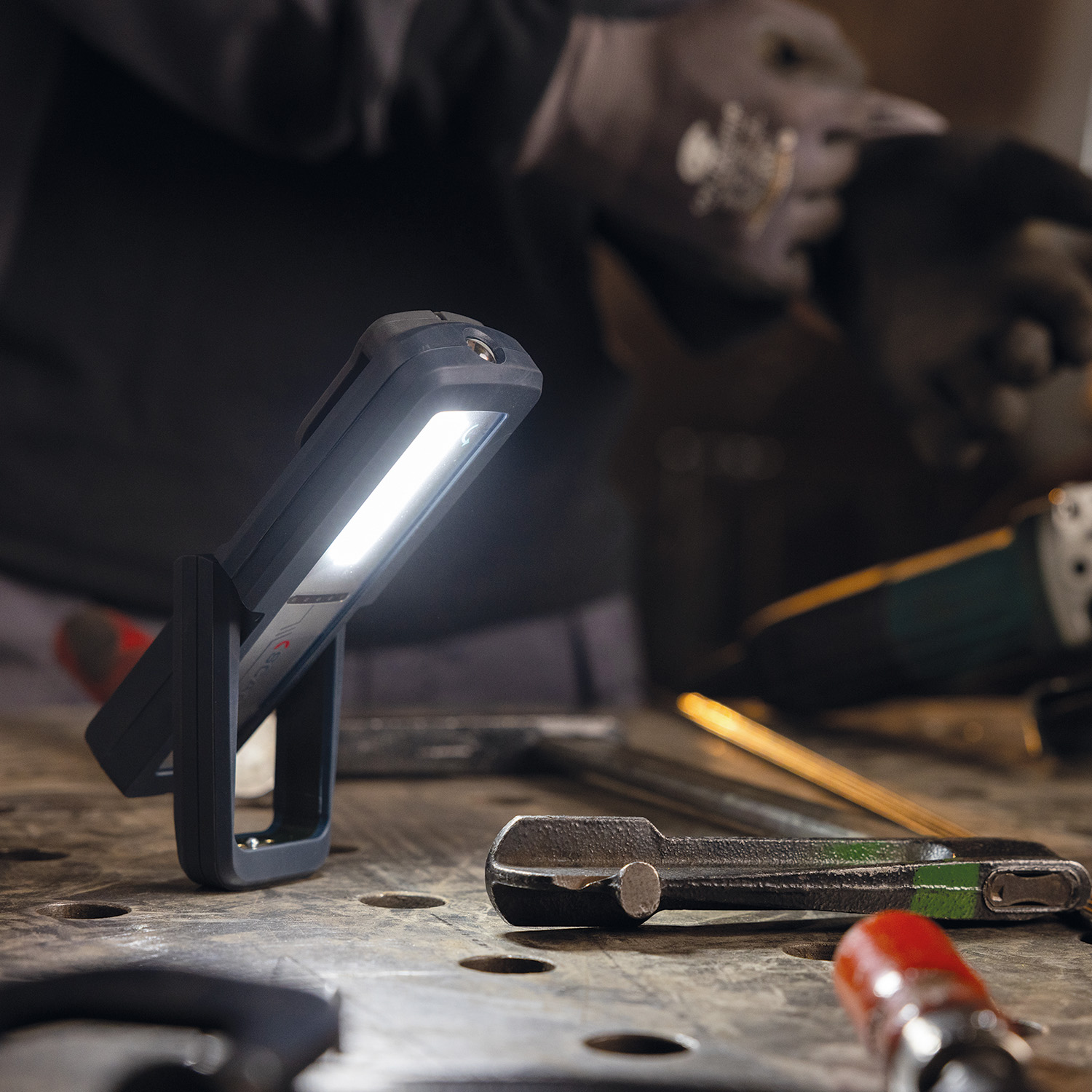 Led Ljós UNIFORM með hleðslustöð 50-500 lm