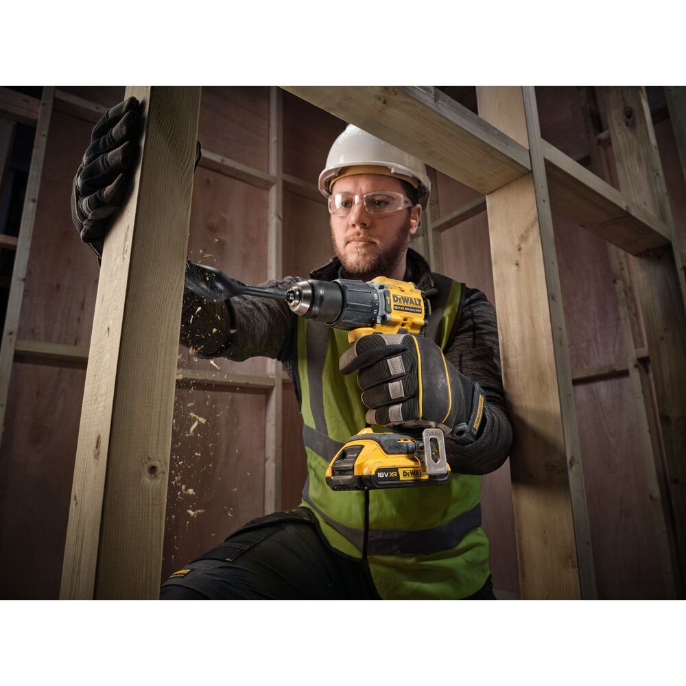 Hleðsluborvél m/höggi 18V  XR  2x 2.0ah Rafhlöður 